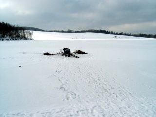 Viel Schnee und ein Loch